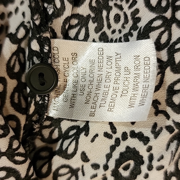 Sunny Leigh Crinkled Long Sleeved Top Women's Medium - Picture 12 of 12